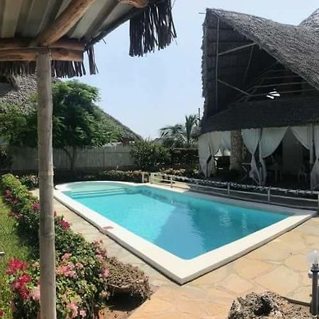 Bed and Breakfast Nyumba Ya Afrika Watamu Exterior foto